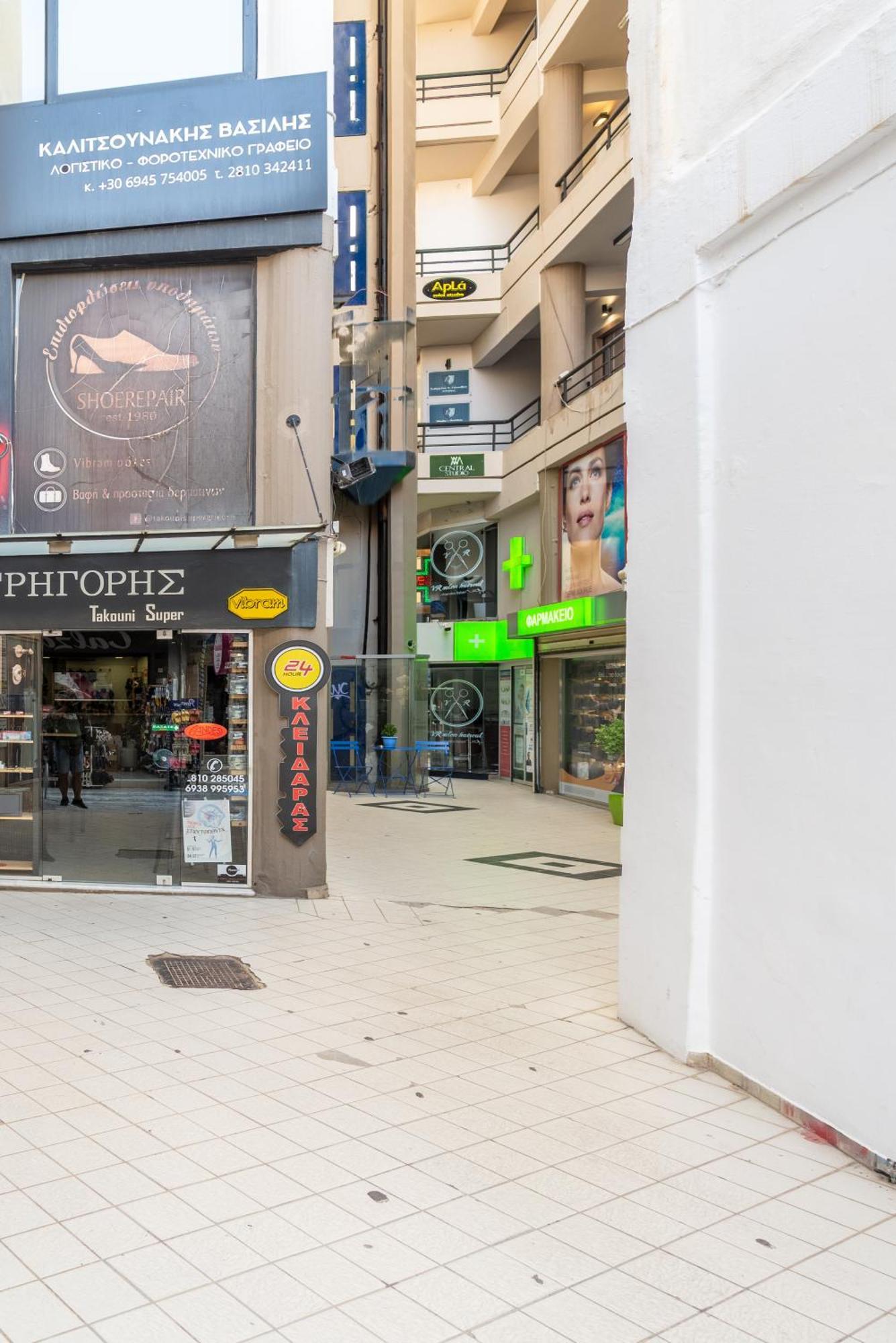Apla Mini Studio In Downtown Ираклио Екстериор снимка